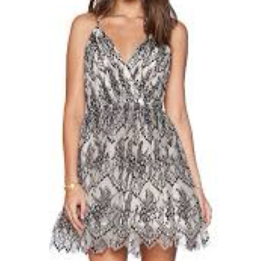 NWT Alice + Olivia Lace Clara Flare Dress Black and Ivory - Picture 2 of 16